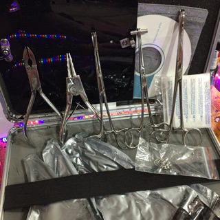 Bộ dụng cụ Xỏ khuyên:5 kìm ,10 kim và 10 khuyên