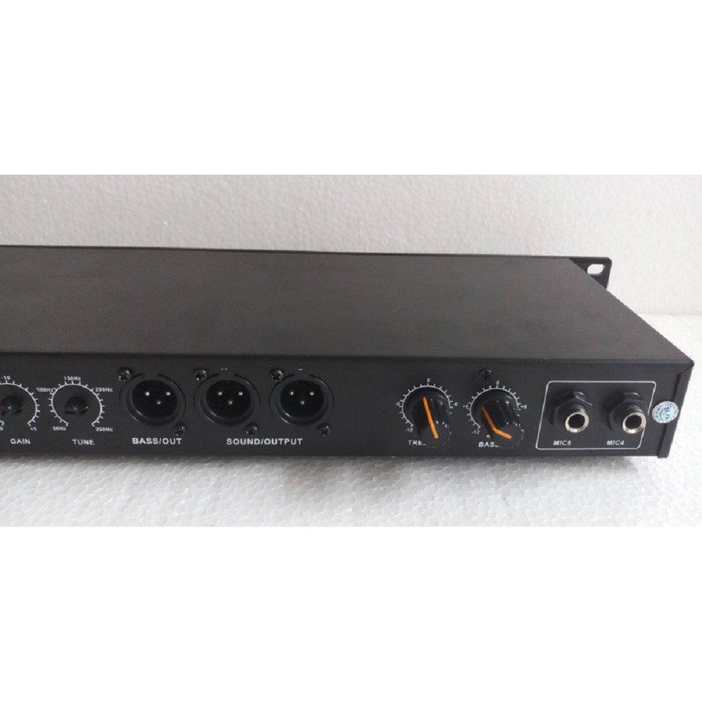 Vang dbx DSP 99 tặng 2 jack kết nối