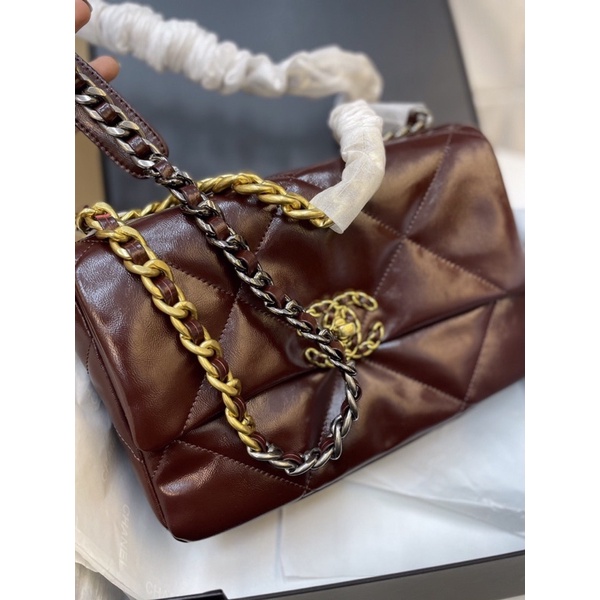 Túi 19 nắp gập da mềm màu đỏ mận size 26cm