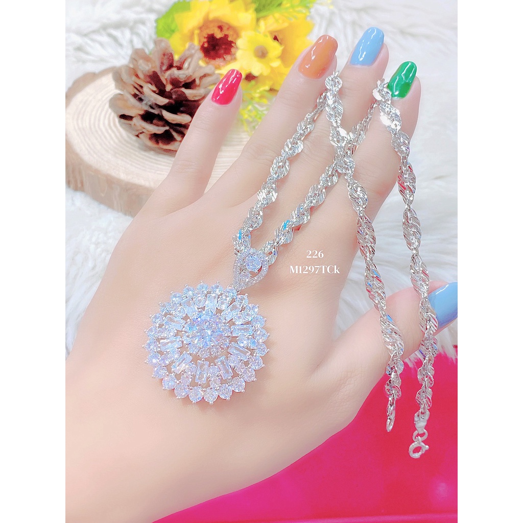 Mặt dây chuyền UHA mạ vàng trắng kiểu dáng sang trọng M1297