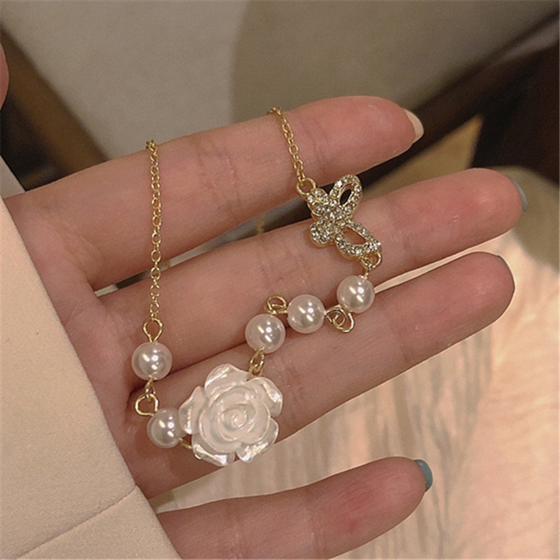 Vòng Cổ Dây Xích Mặt Bướm Đính Ngọc Trai Siêu Cổ Tích Siêu Thần Tiên Phong Cách Mới