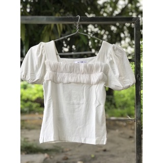 Áo thun borip cổ vuông cách điệu