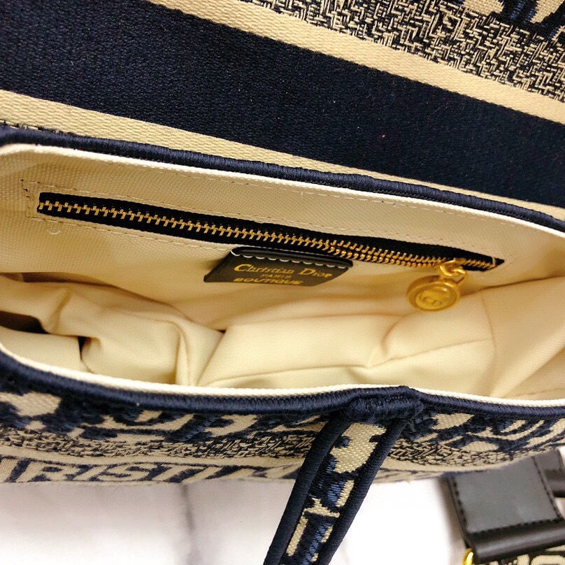 TÚI YÊN NGỰA DIOR siêu hot. hàng super vip. fullbox