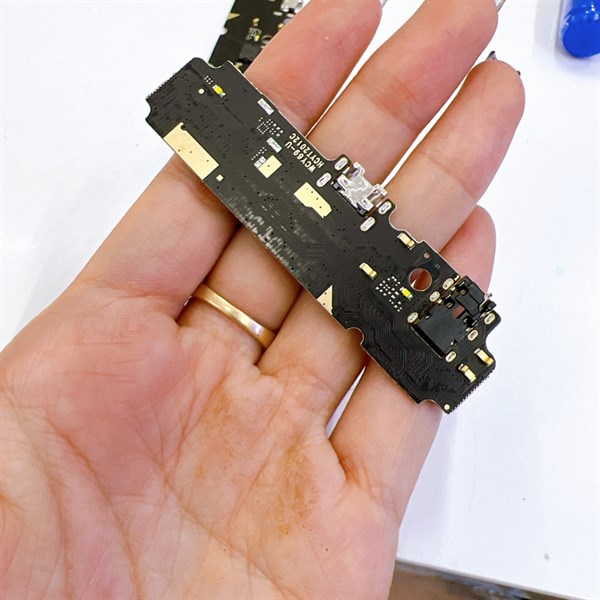 Cụm sạc Vivo Y69