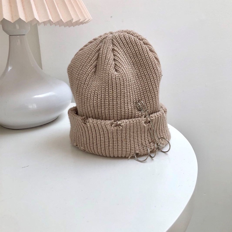 [Mã FAMARAL1 giảm 10K đơn 50K]Mũ Nón Len Rách Đính Khuyên Distressed chất len tăm form unisex nam nữ - L09