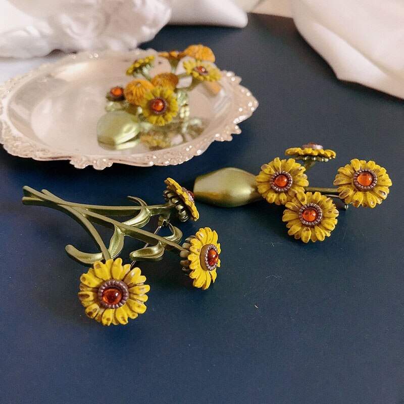 Pin cài áo bình hoa hướng dương Van Gogh 3D - GC486
