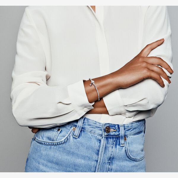 Vòng Tay Pandora Bạc 925 Mặt Hình Bướm Và Hoa Cúc Xinh Xắn