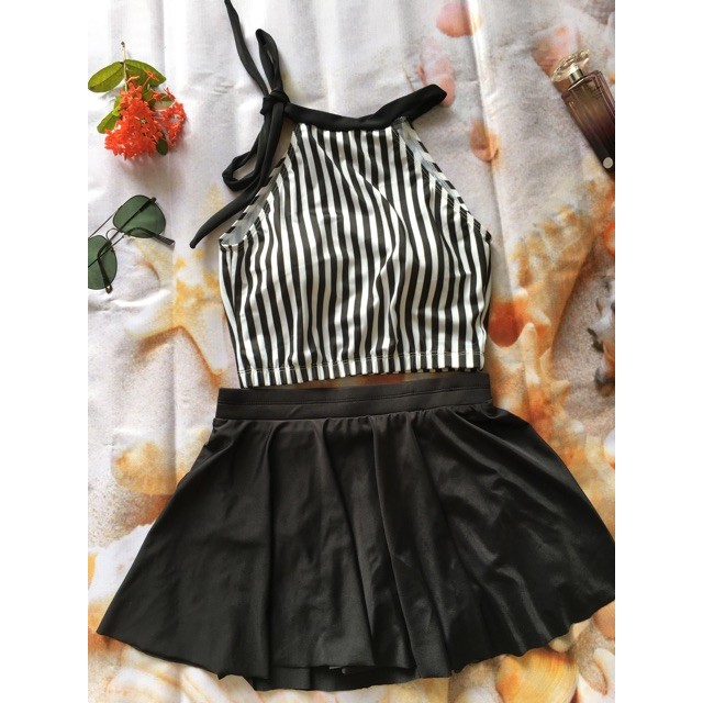 Bikini, Bộ Đồ Bơi Đi Biển 2 Mảnh Váy Đen Phối Áo Sọc Trắng Đen BELLA MS31