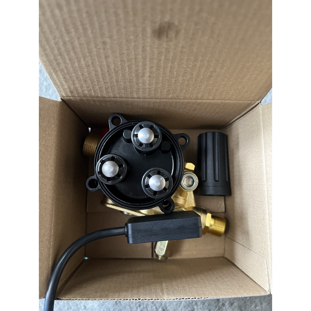 Bộ đầu bơm máy rửa xe mini có chỉnh áp LC02B