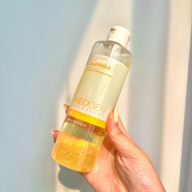 Toner Hoa Cúc Làm Dịu Da, Siêu Cấp Ẩm Cho Da Mụn Nhạy Cảm Neogen Real Flower Calendula 300ml