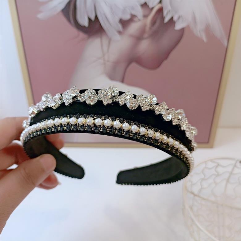 Bờm cài tóc đính đá mix hạt ngọc gia công tỉ mỉ, hàng đặt riêng, phân khúc cao cấp chỉ có tại June accessories