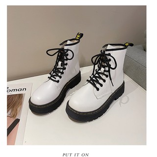 Boots trắng