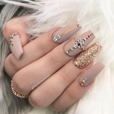 Đá Rắc Móng Siêu Sáng
