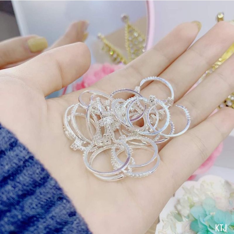 Nhẫn bạc Nhẫn đinh tán cá tính nạm đá trắng nhỏ free size Van Jewelry V10028