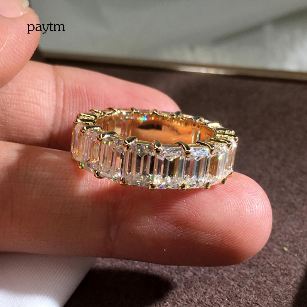 Nhẫn đính đá cubic zirconia