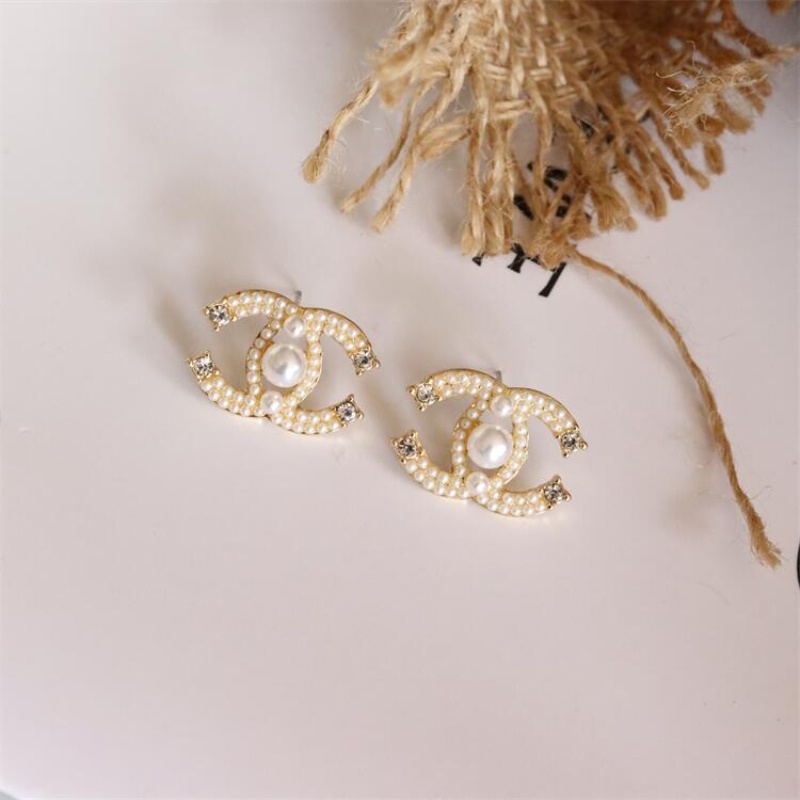 Khuyên Tai Chữ C Đính Ngọc Trai Nhân Tạo Sang Trọng Cho Nữ