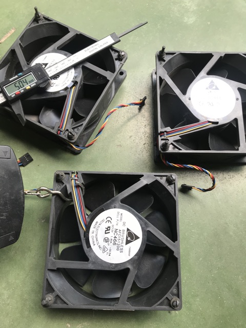 Quạt vuông 15cm 12v Khởe mạnh 1.8A
