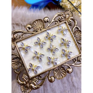 Charm bướm đá khối trang trí móng