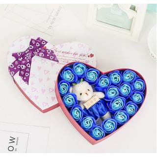 [NGÀY 20/10] Hoa hồng sáp thơm trái tim kèm gấu màu xanh Tặng quà ngày 20/10
