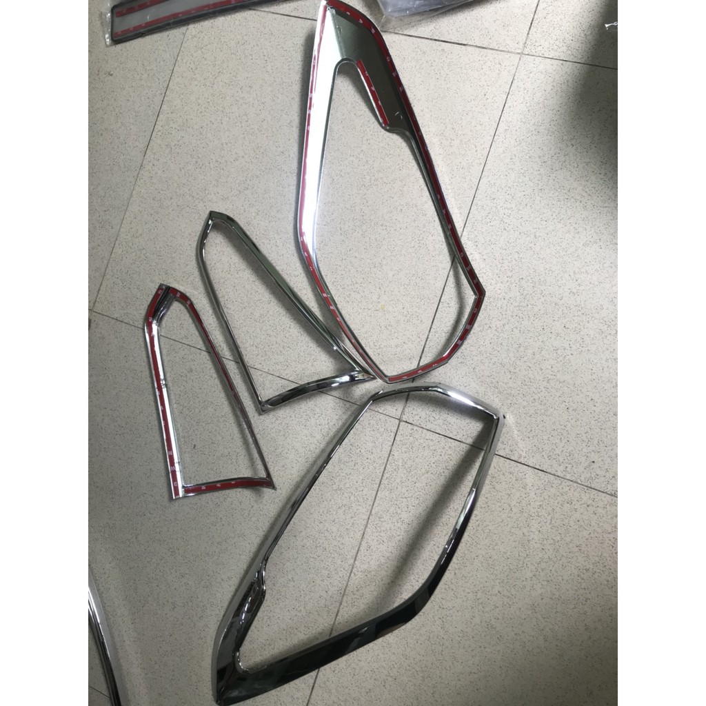 Bộ ốp viền đèn hậu xe kia Cerato các form 2016 đến 2018