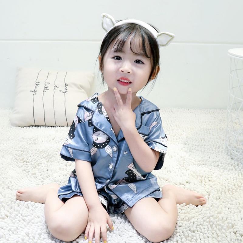 Set Đồ Ngủ Ngắn Tay Vải Phi Bóng Cho Bé