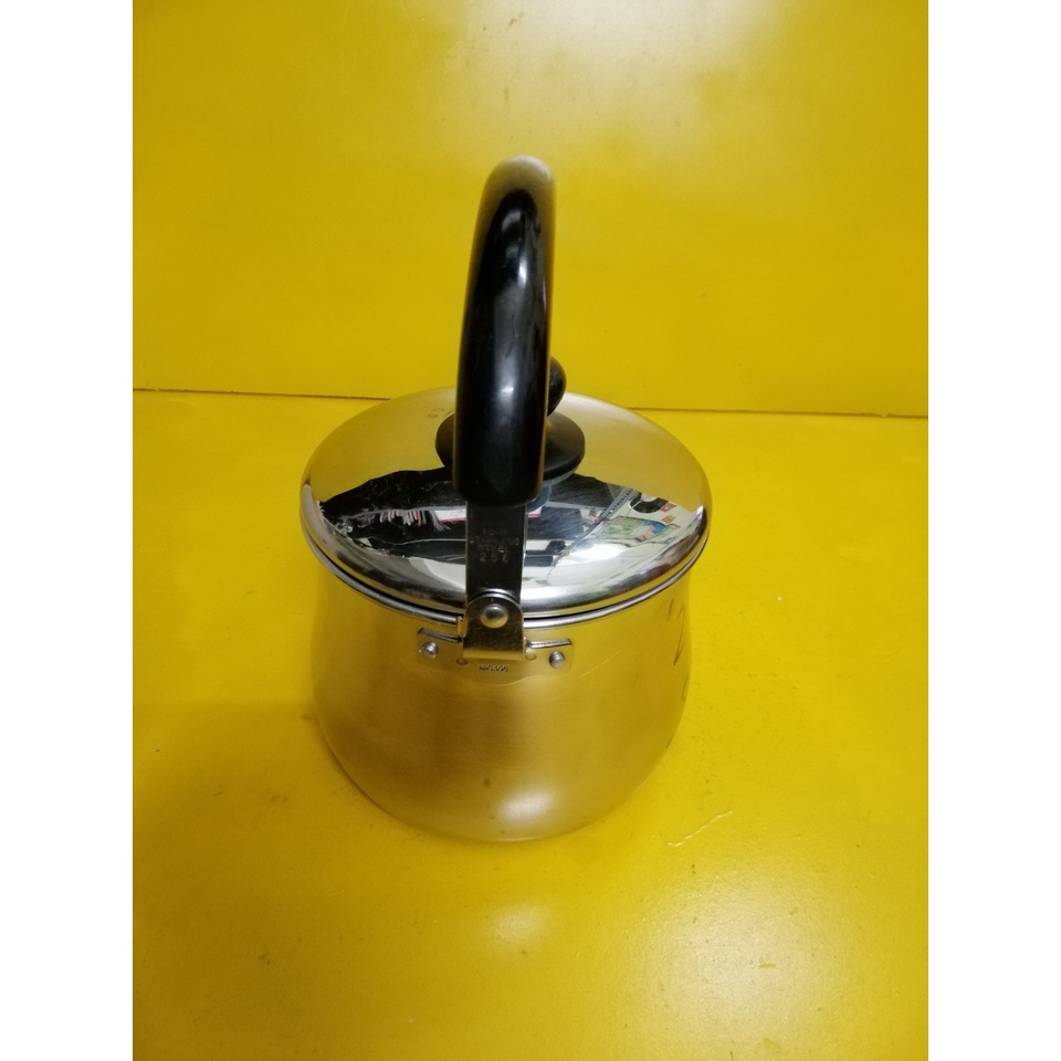 Ấm inox nội địa Nhật (2.5L) (mã 877), Dùng được bếp từ