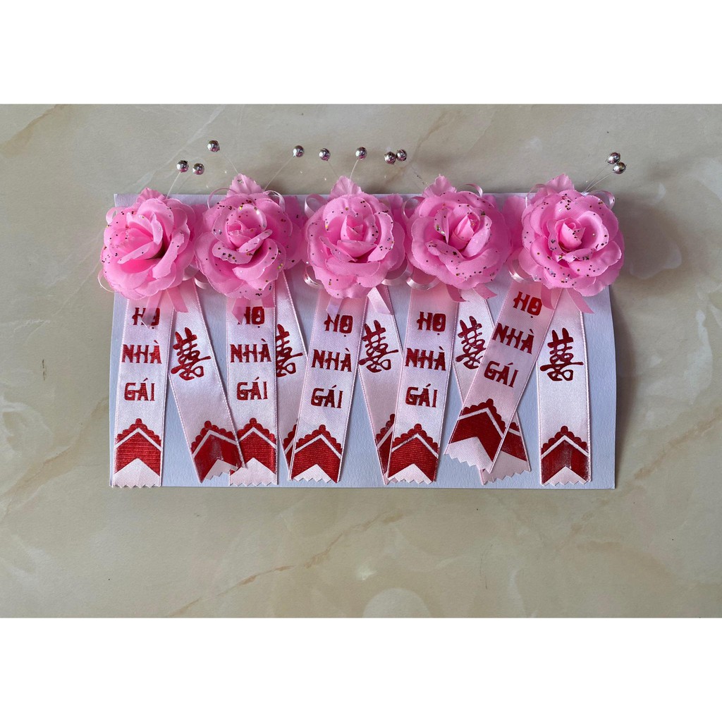 HOA CÀI ÁO ĐÁM CƯỚI CHO GIA ĐÌNH BA MẸ VÀ NGƯỜI THÂN