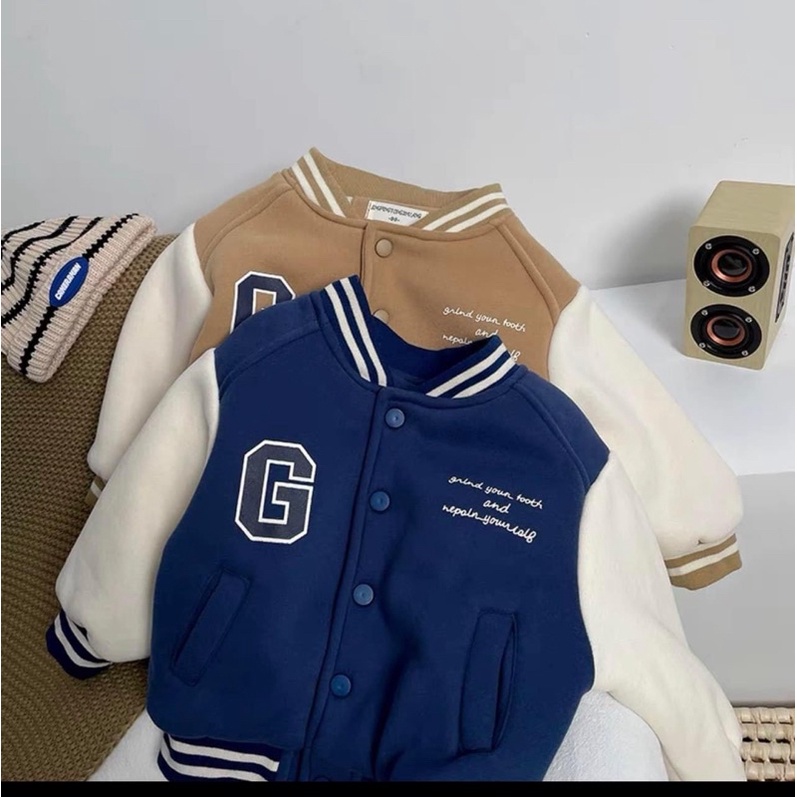 ÁO KHOÁC BOMBER CHỮ G CỔ VIỀN CHO BÉ