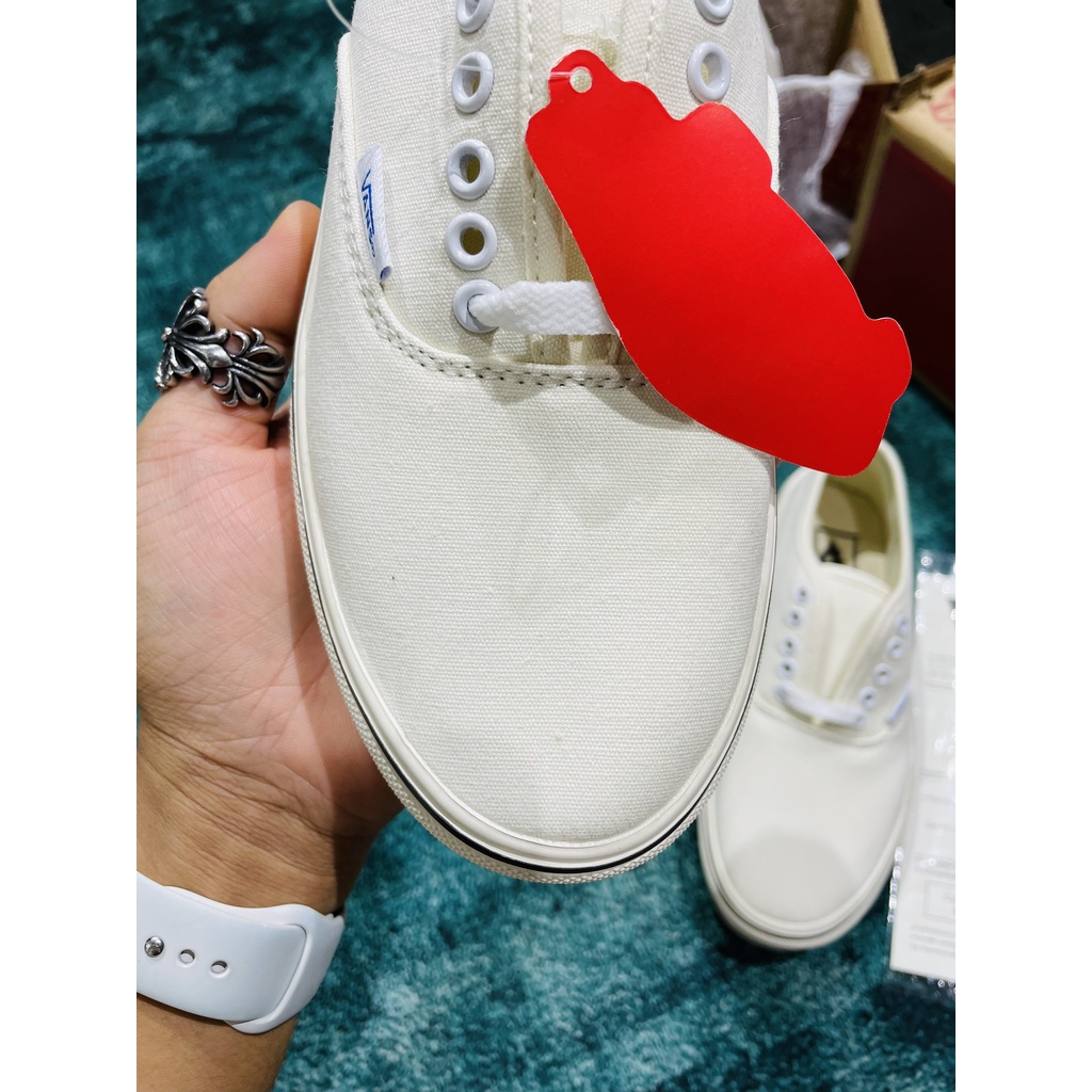 Giày Vans trắng kem