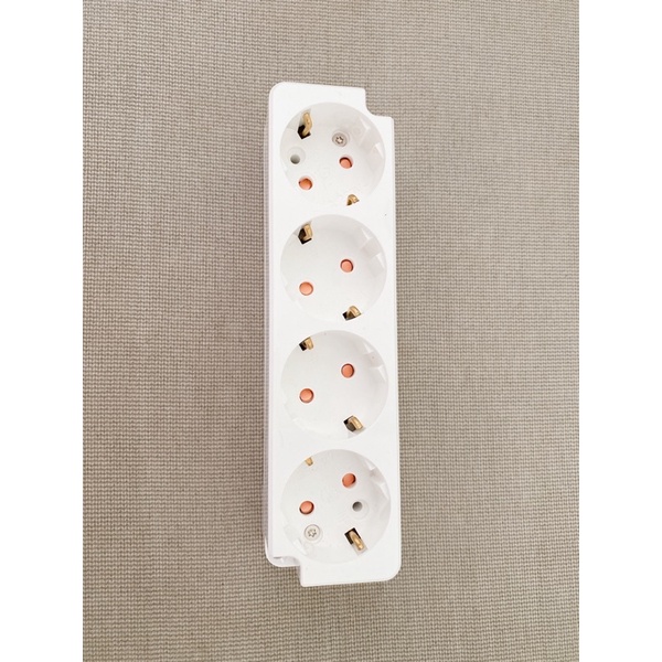 Ổ cắm điện Hàn Quốc Dosel 4 lỗ mẫu mới có chân tiếp địa an toàn với lỗ cắm điện tiện dụng điện áp 16A - 250V~