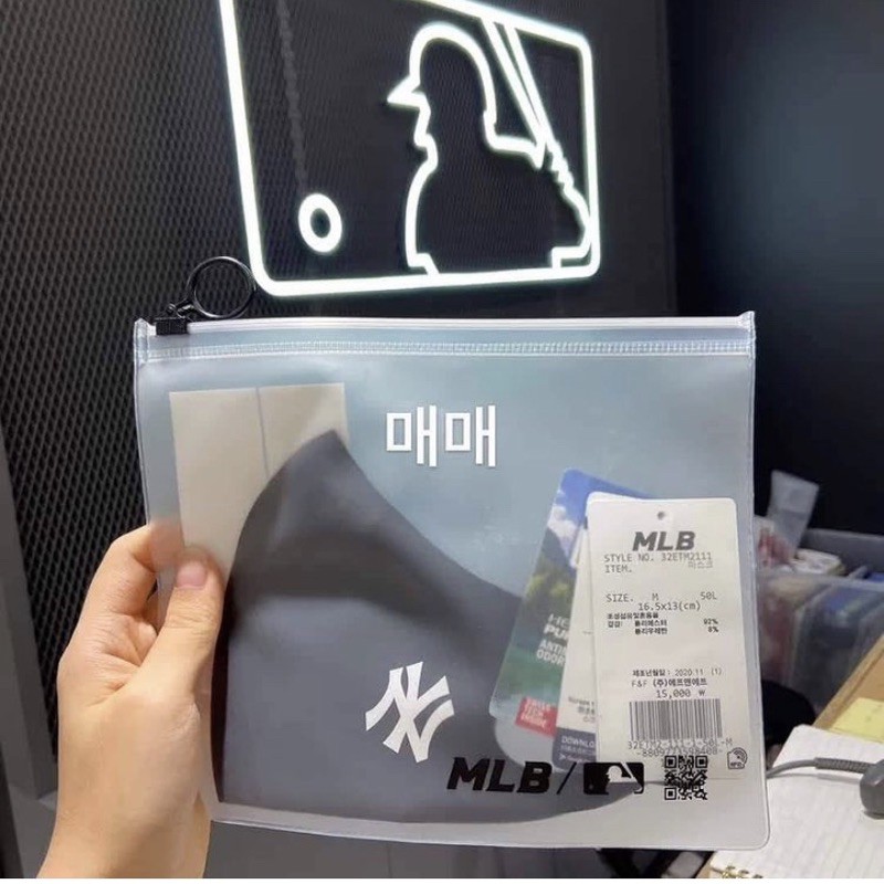 Khẩu trang MLB