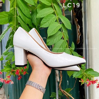 Hàng chính hãng lcshoes - giày gót trụ vân da rắn cao 7cm màu trắng