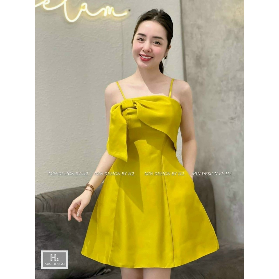 Đầm hai dây kết nơ có mút ba màu trắng xanh và hồng