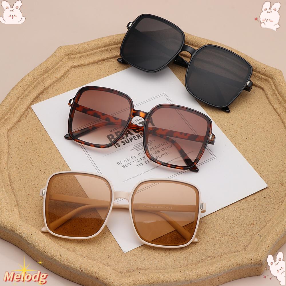 Kính mát gọng vuông quá cỡ phong cách cổ điển thời trang dành cho nữ