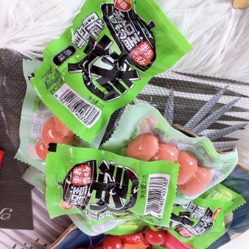 Xúc xích sụn gà