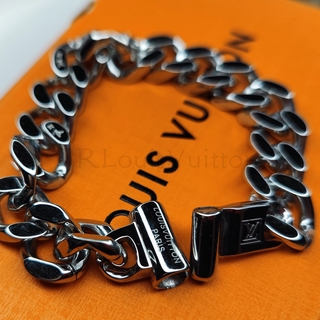Vòng Tay Bạc Chạm Khắc Chữ Monogram