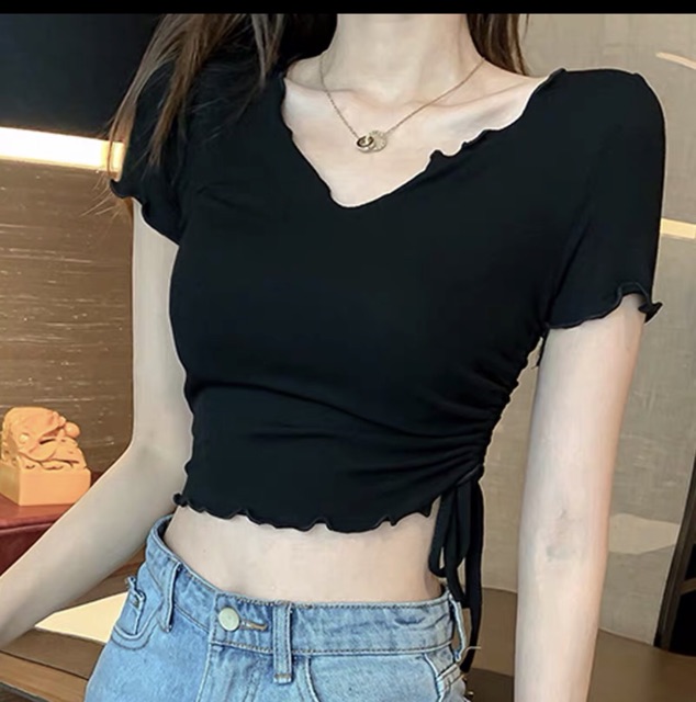 Áo cổ V cuốn biên rút bên . | BigBuy360 - bigbuy360.vn