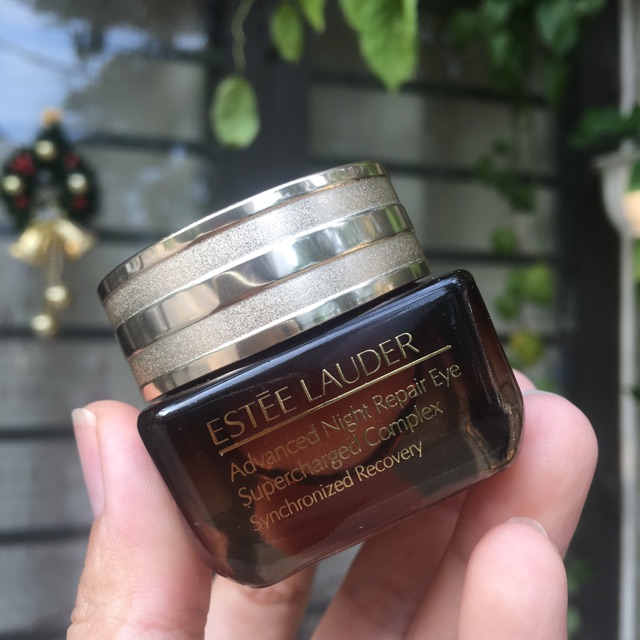 💋 Dòng kem mắt chủ lực của EsteeLauder