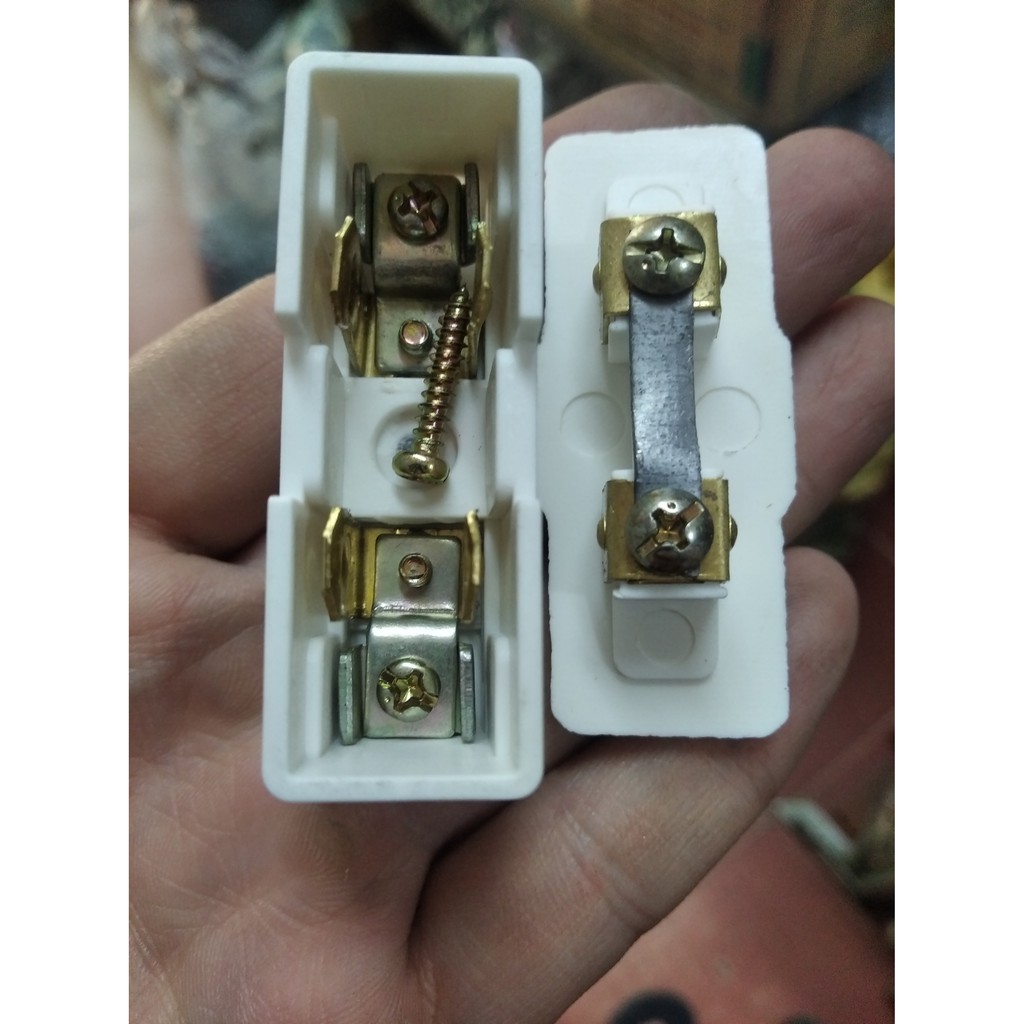 CẦU CHÌ ĐIỆN LOẠI 10A  MÀU TRẮNG