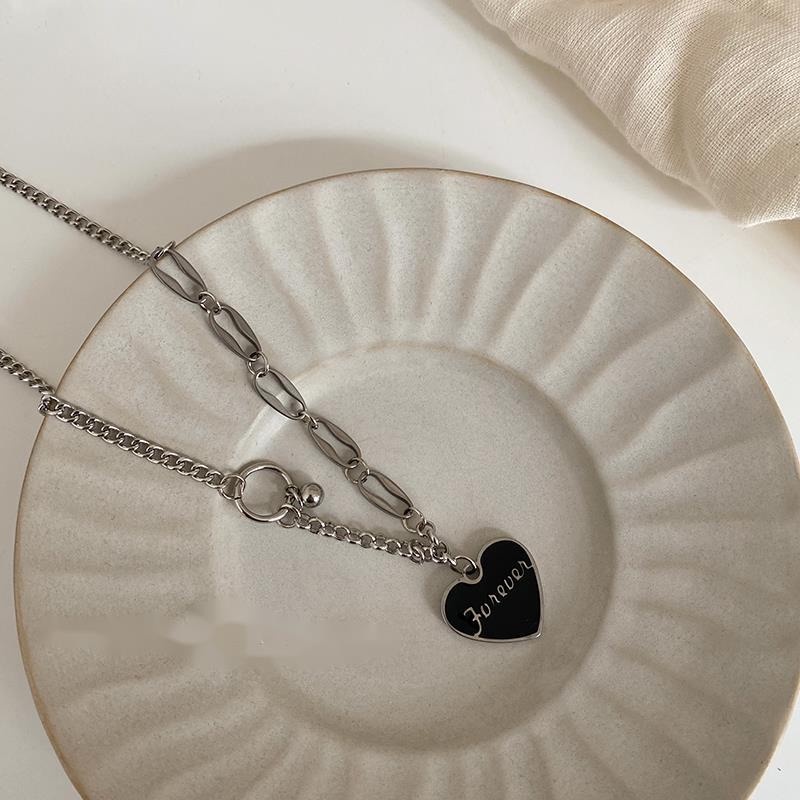 Vòng cổ Hình Trái Tim Màu Đen Phong Cách Hip Hop Hàn Quốc Cho Nữ