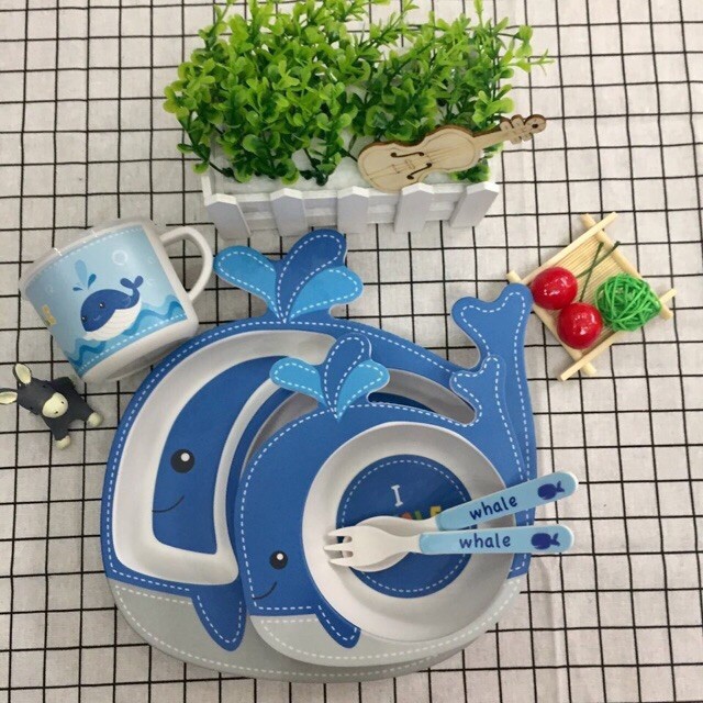 Set 5 món Khay, Bát, Cốc, Dĩa và Thìa Cá Heo Bamboo Life Hữu Cơ tự nhiên an toàn cho Bé