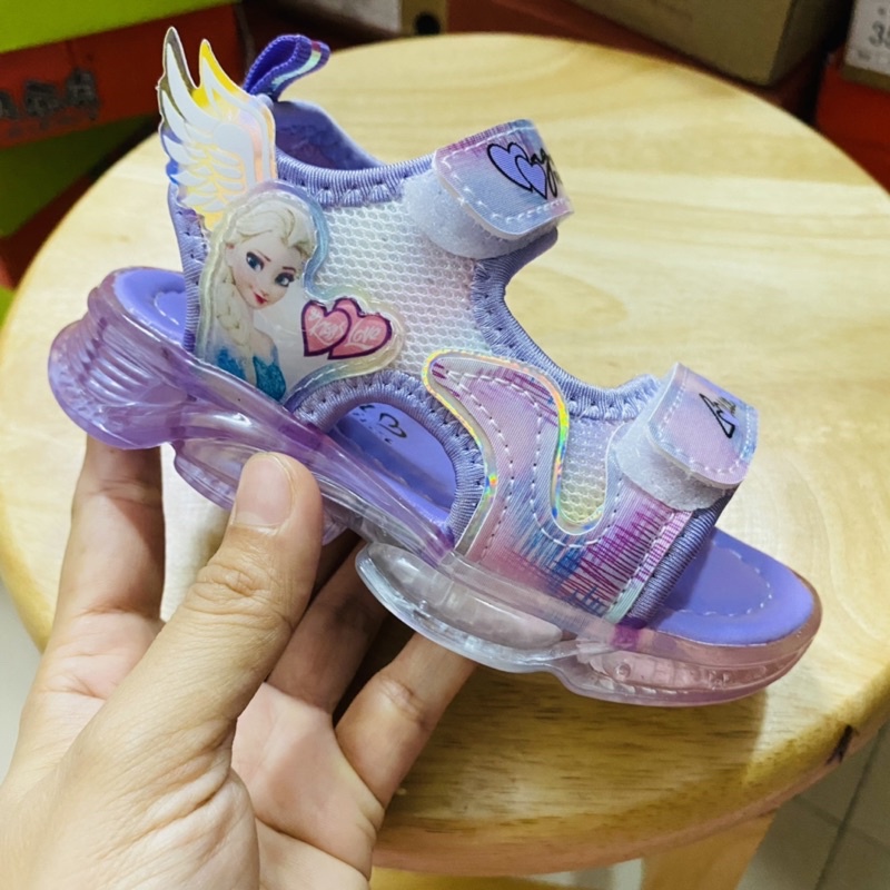 Giày có đèn cho bé gái họa tiết công chúa Elsa kiểu quai ngang