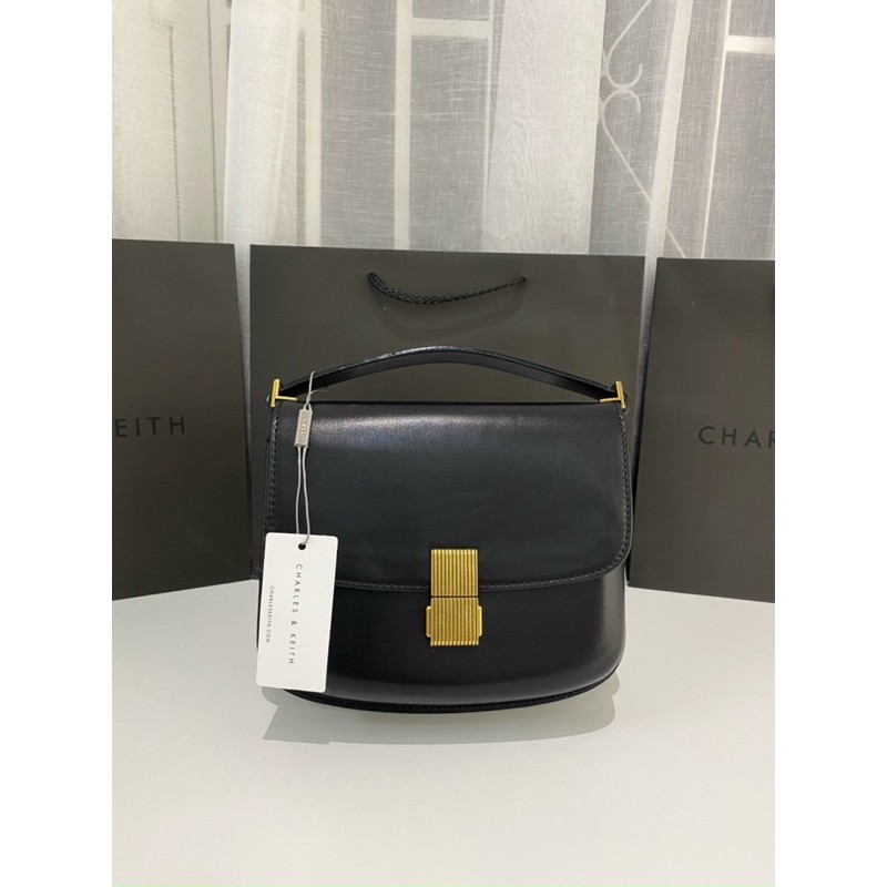 Túi Đeo Chéo Nữ Form Cứng Cáp Chất Da Mịn Láng