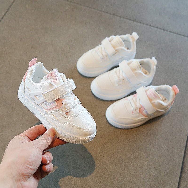 Giày Sneaker Màu Trắng Thoáng Khí Dễ Phối Đồ Cho Bé