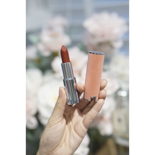 Son Givenchy vỏ nhung.