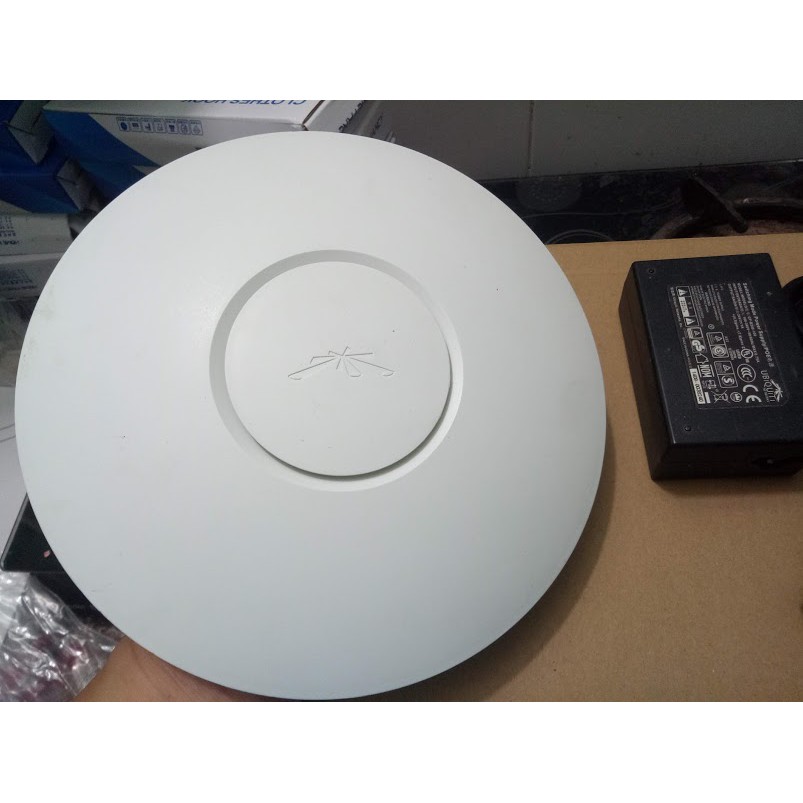 Bộ phát Unifi UAP-LR hình dáng đĩa bay - Roaming Wifi 1 Sóng