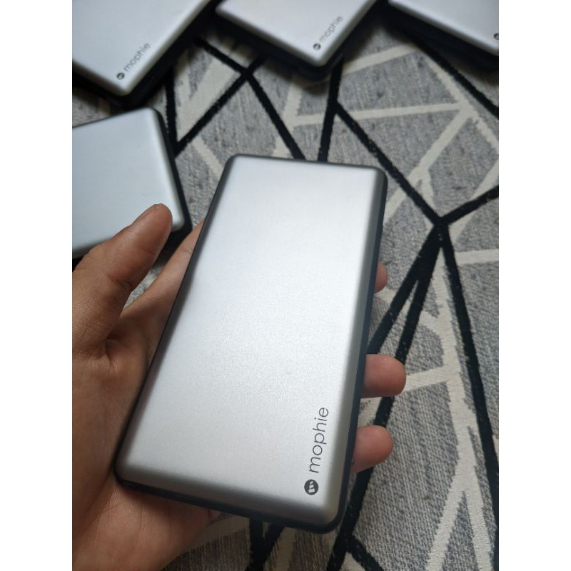 Sạc dự phòng Mophie tích hợp cáp lightning 12000mAh Powerstation XL plus