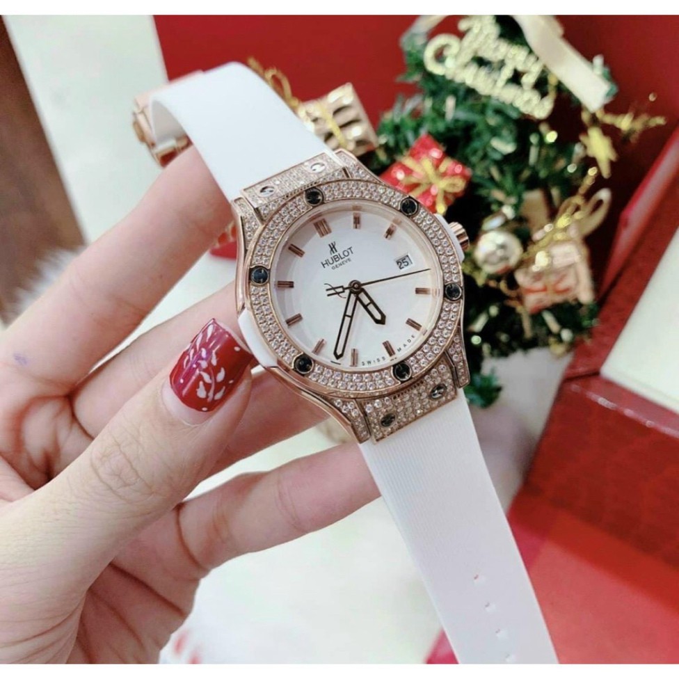 Đồng hồ nữ hublut dây silicon bền bỉ dây thơm navi shop sale thu vốn | BigBuy360 - bigbuy360.vn