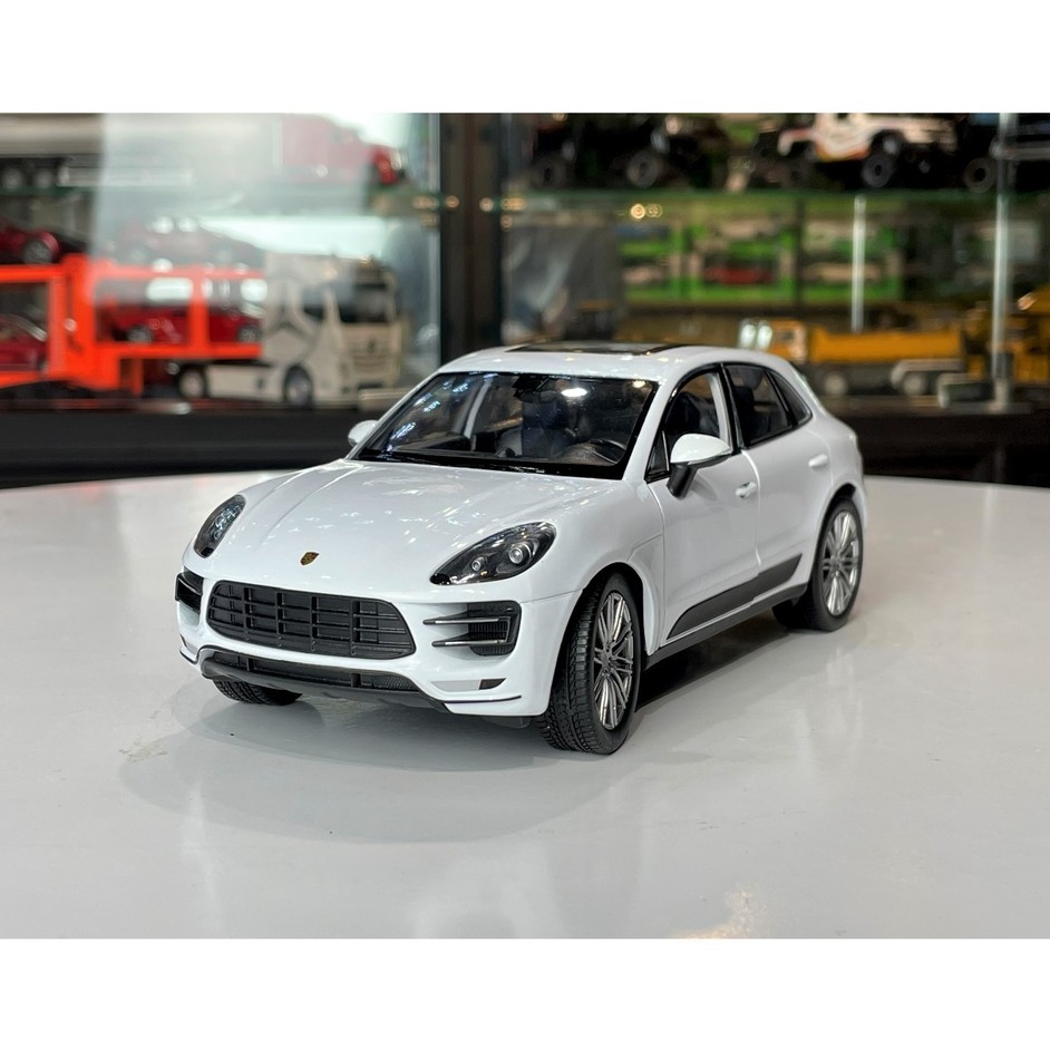 Mô hình xe ô tô Porsche Macan Turbo Hãng Welly FX tỉ lệ 1:24 màu trắng