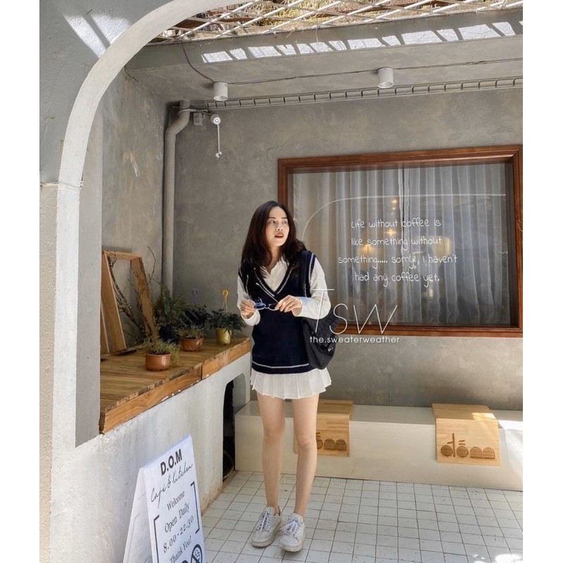 [Mã FAGREEN245 giảm 10% tối đa 30K đơn 99K] SET ĐẦM POLO TRẮNG PHỐI CHÂN PLI KÈM ÁO GHILE GÂN NAVY VIỀN | BigBuy360 - bigbuy360.vn